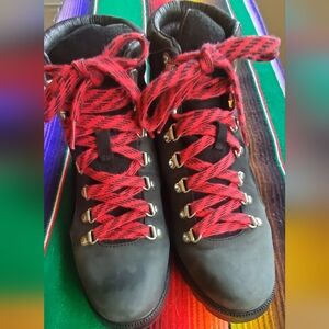 Sorel Women’s Ainsley Conquest Boots (Black/Black)